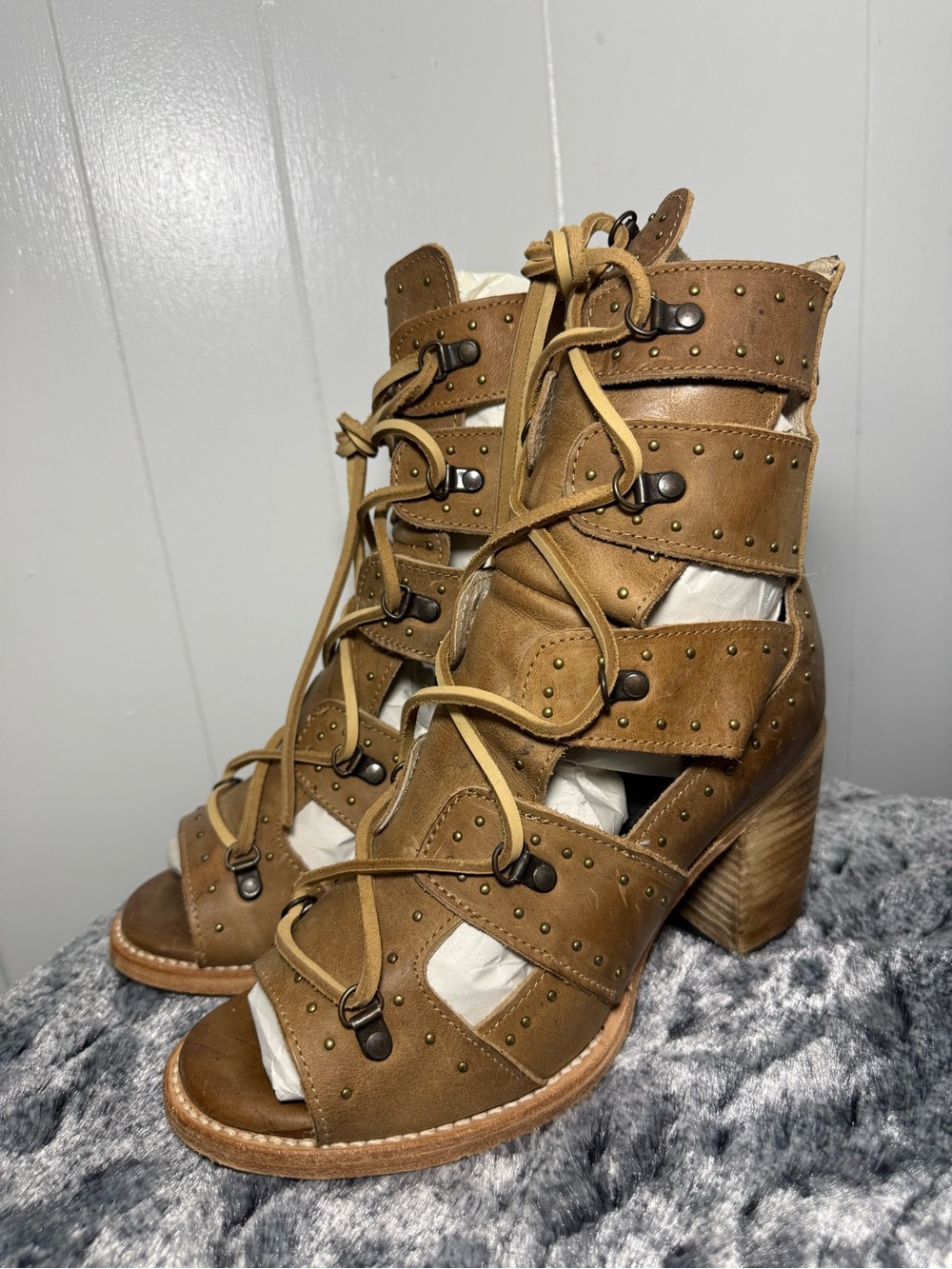 Freebird by Steven Tan Lace-Up Cutout
